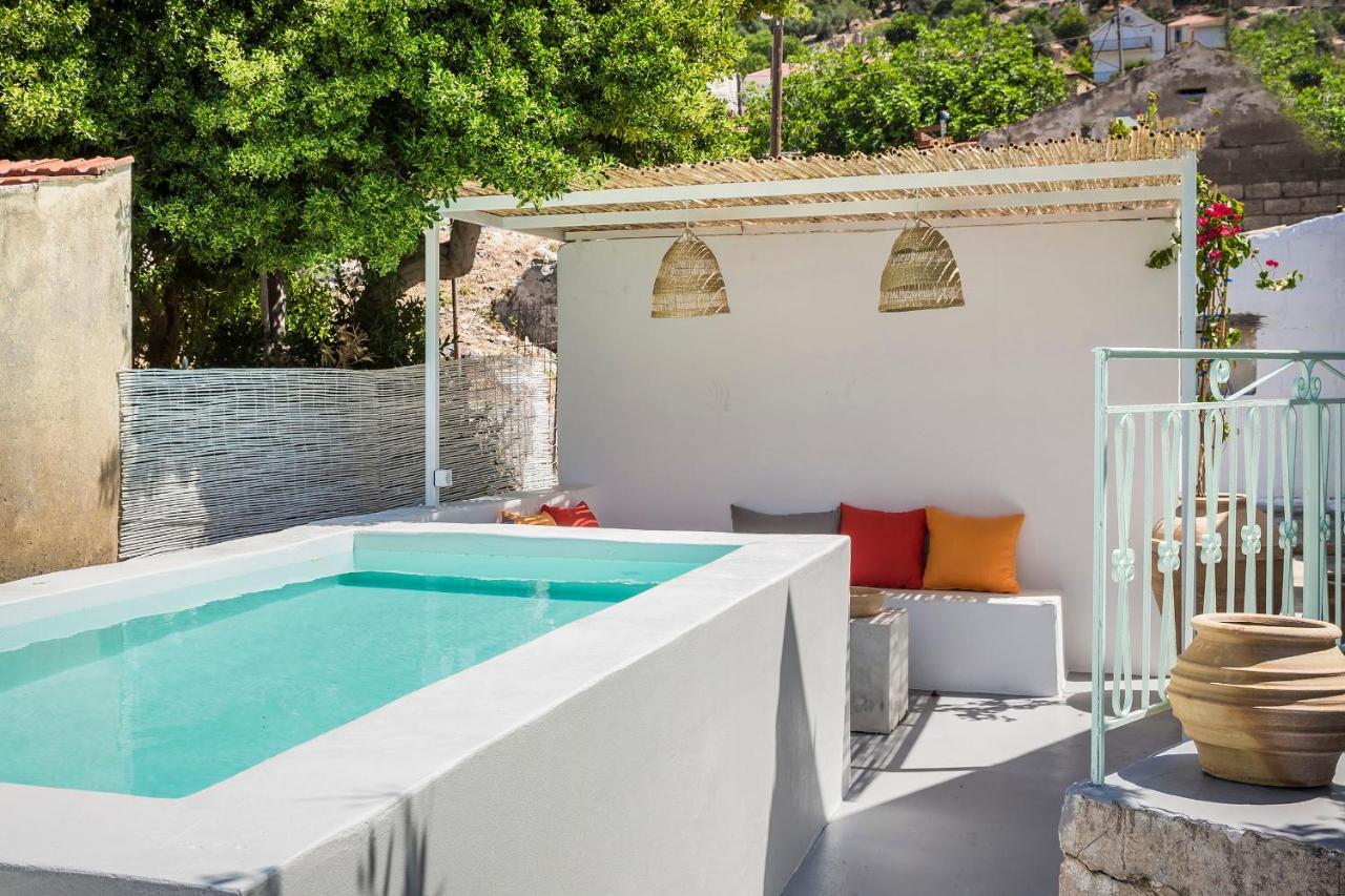Bohemian Nest - Cheerful 2-Bedroom Villa With Pool Dhavgáta Zewnętrze zdjęcie